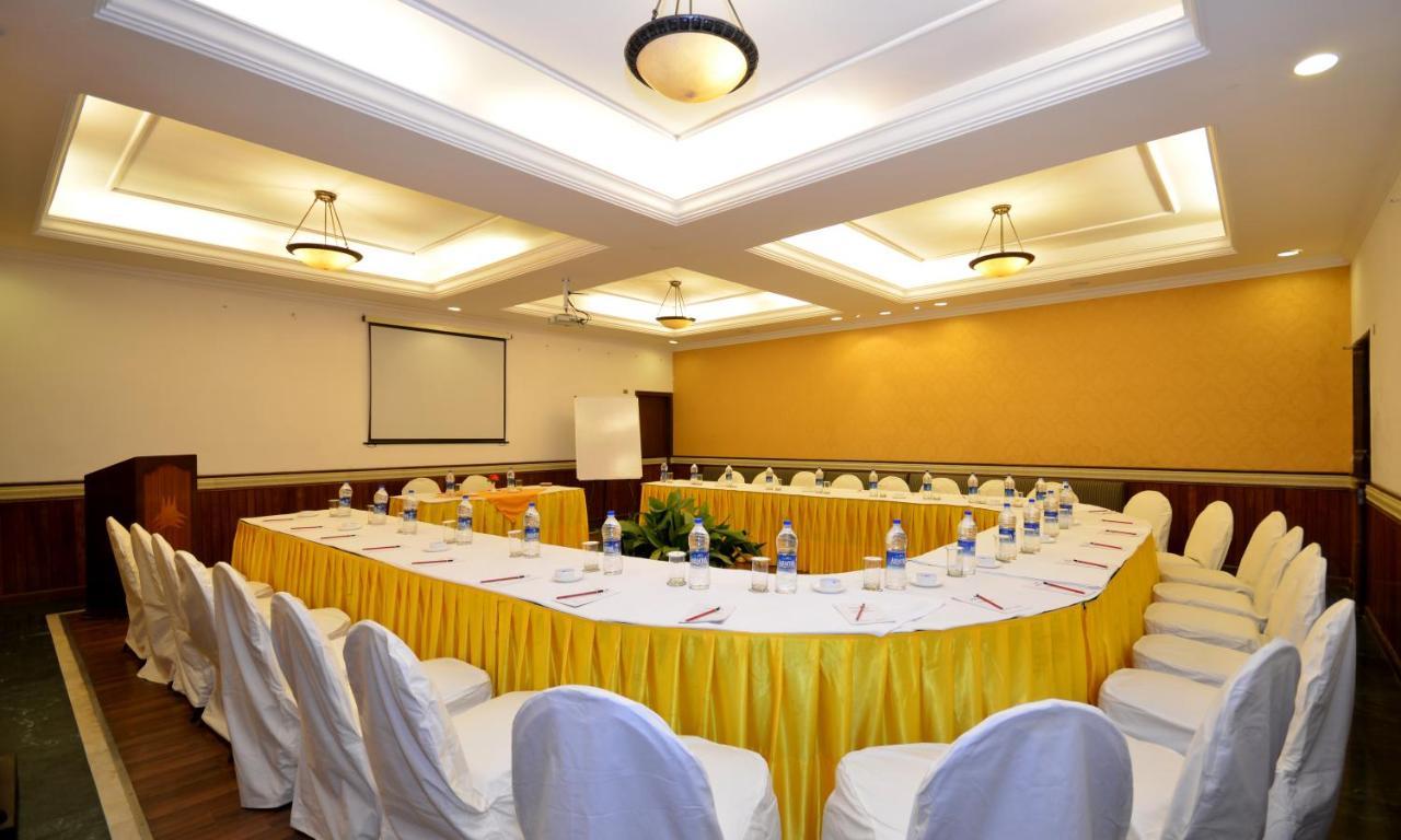 Shervani Hilltop Resort Nainital Kültér fotó