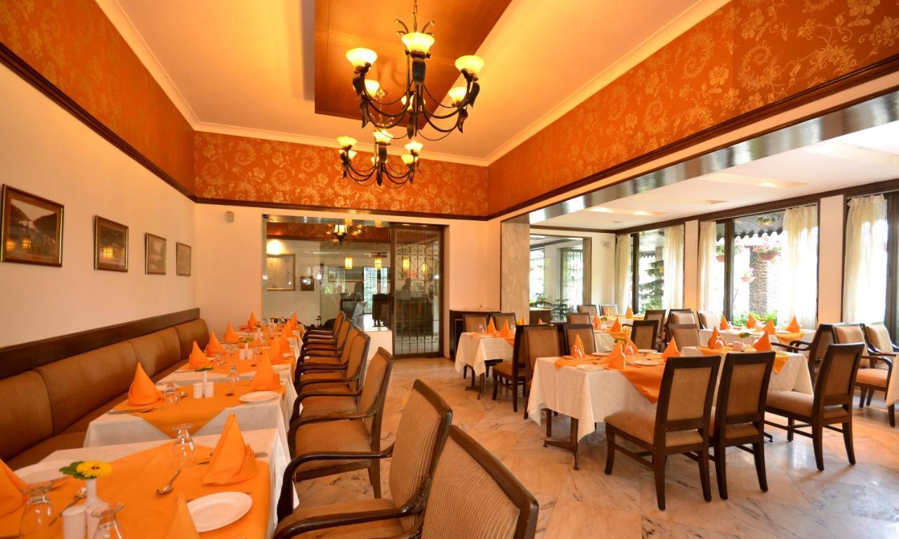 Shervani Hilltop Resort Nainital Kültér fotó