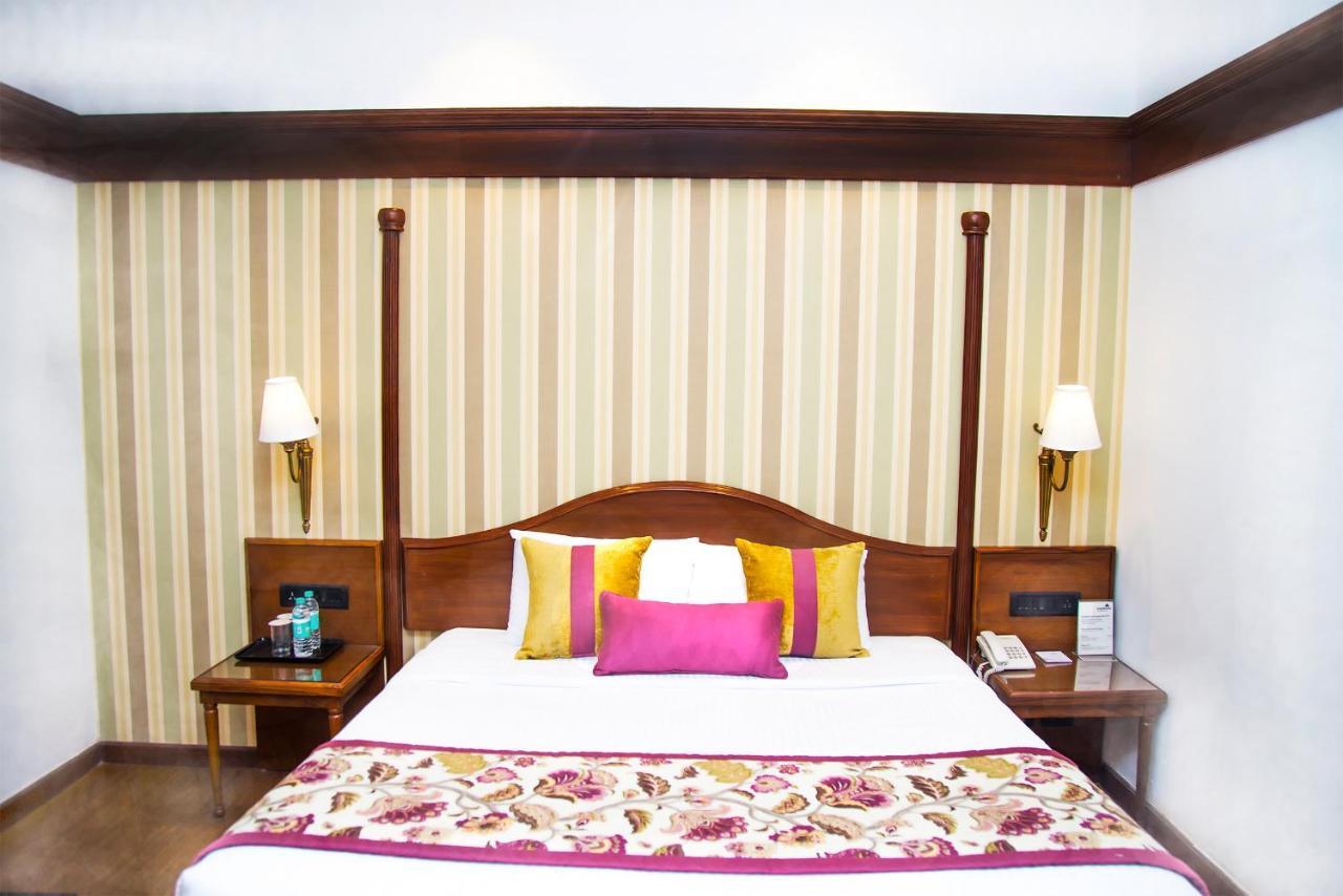 Shervani Hilltop Resort Nainital Kültér fotó