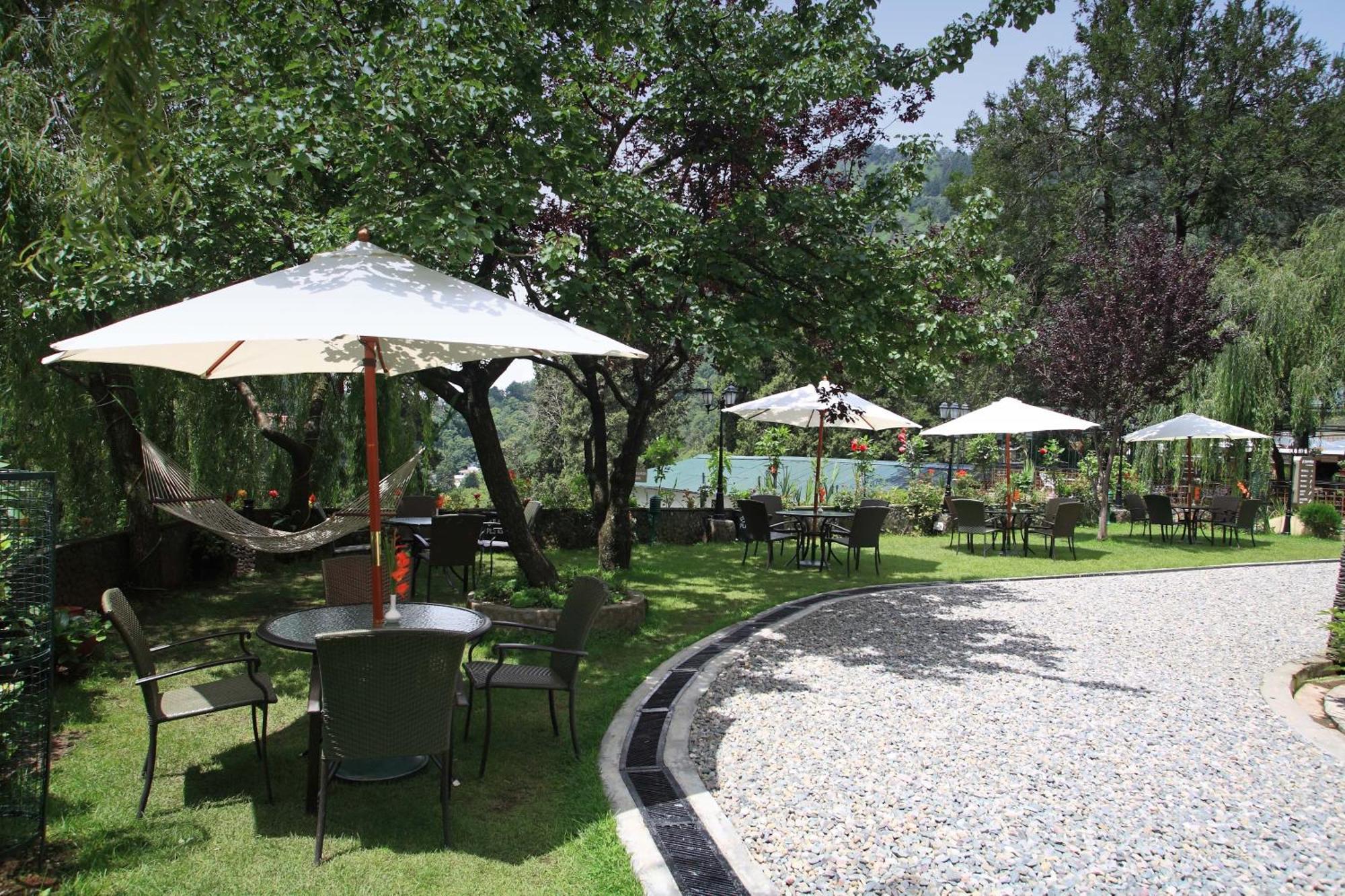 Shervani Hilltop Resort Nainital Kültér fotó