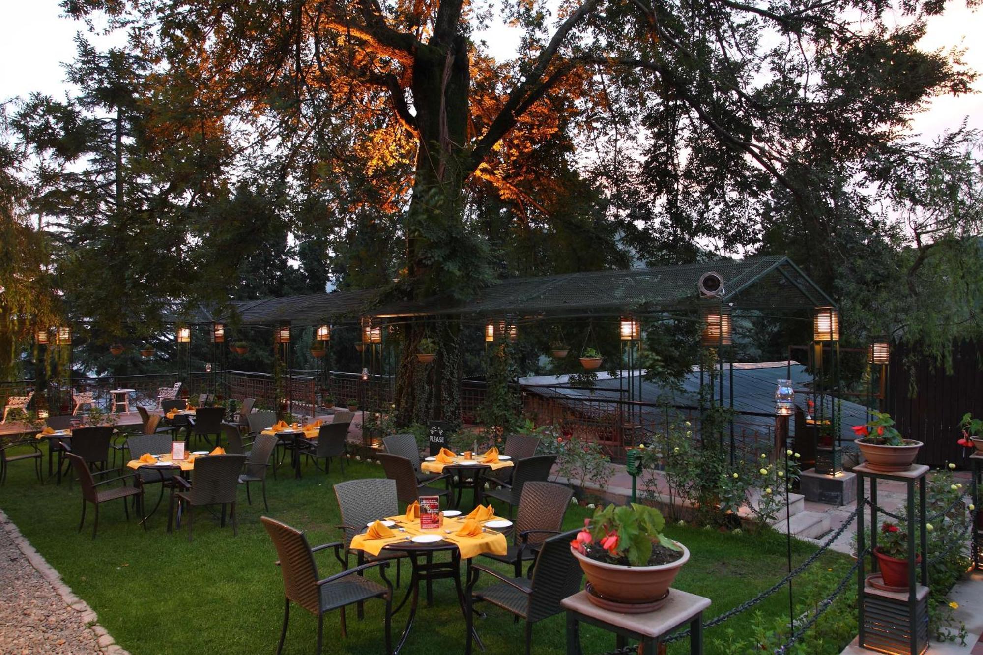 Shervani Hilltop Resort Nainital Kültér fotó