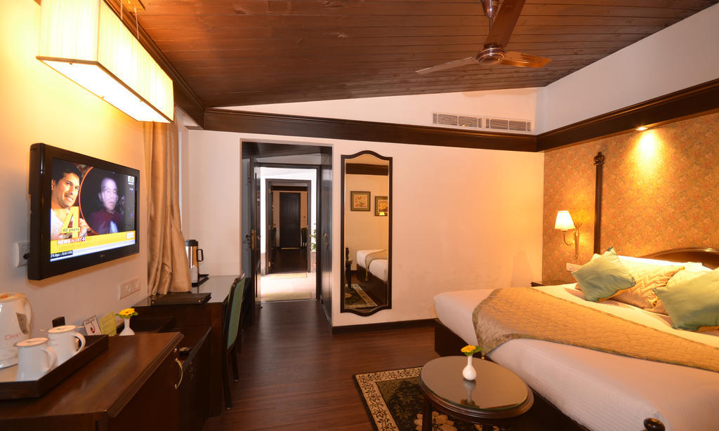 Shervani Hilltop Resort Nainital Kültér fotó